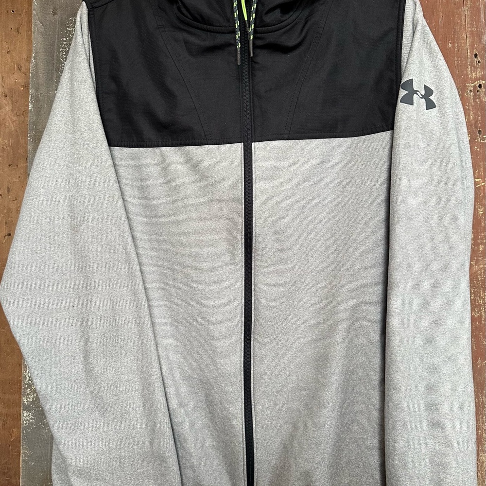 Men’s Size L Black and Gray Under Armour Cold Gear Performance Jacket Full-Zip